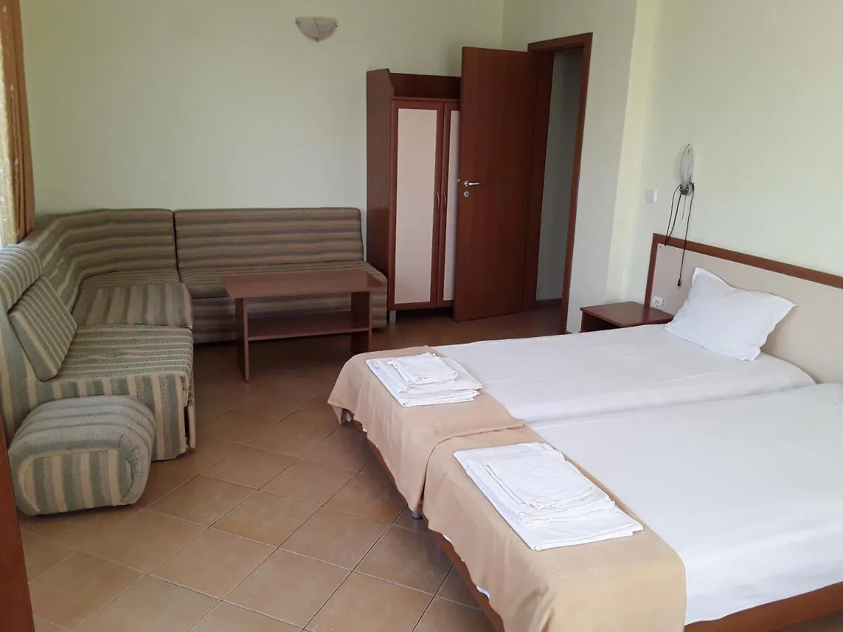 Pensionat Kostovi Primorsko Hotell