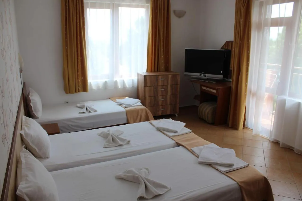 Pensionat Kostovi Primorsko Hotell