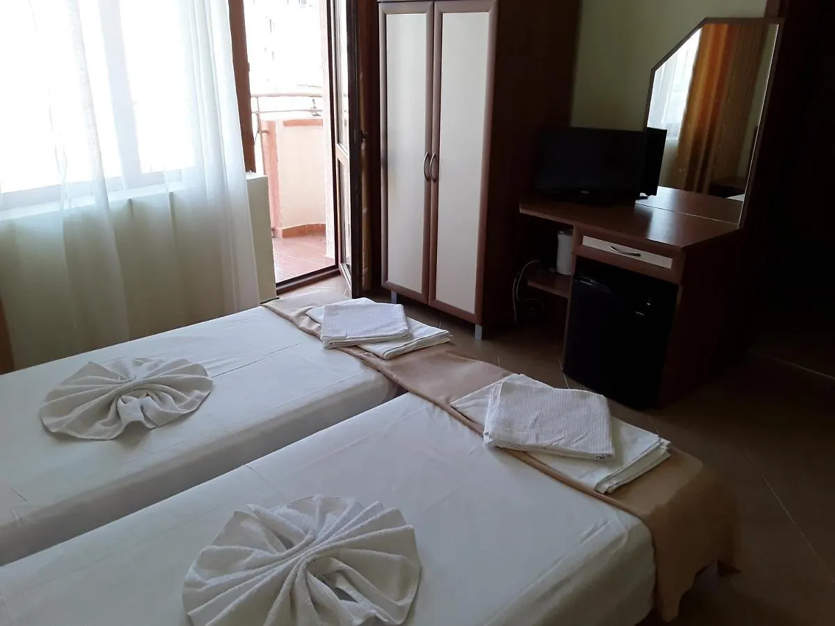 Pensionat Kostovi Primorsko Hotell