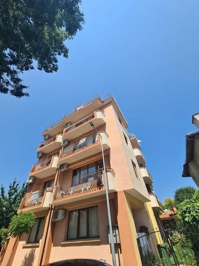 Pensionat Kostovi Primorsko Hotell